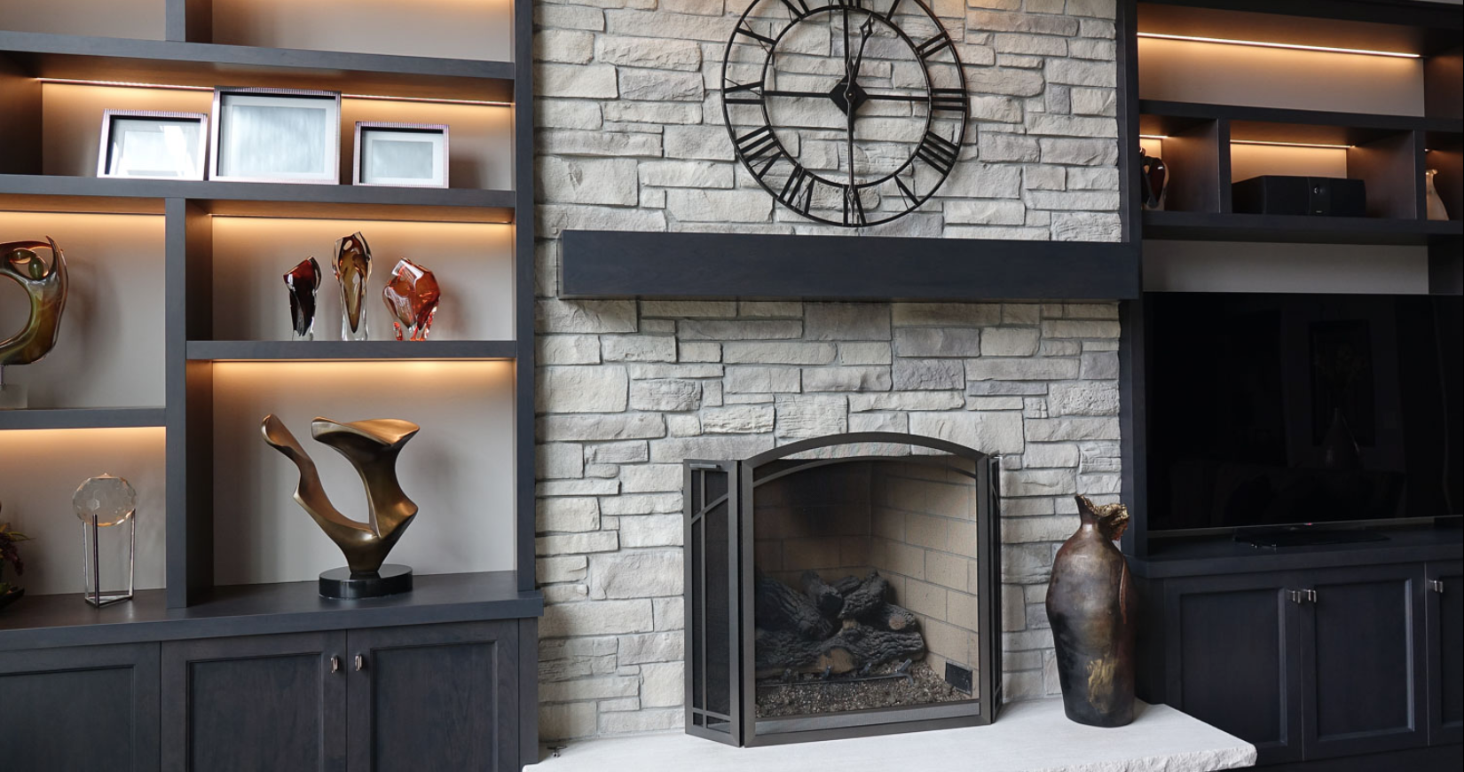 fireplace with manufactured stone
